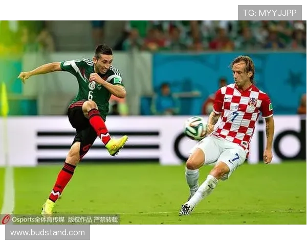 巴尔韦德与基米希：多面手中场的发展路径对比